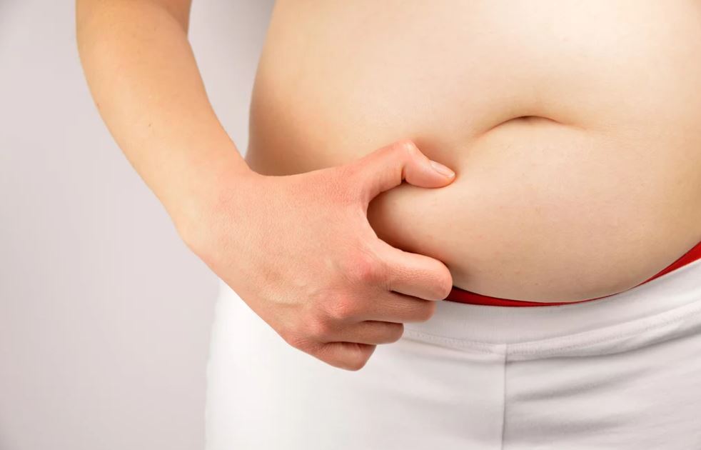 Barriga com bastante gordura acumulada