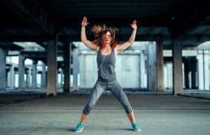 Um treino HIIT para definir os músculos do seu corpo