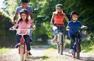 Fazer exercício em família fortalece o vínculo afetivo