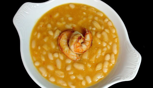 Feijão branco com camarão