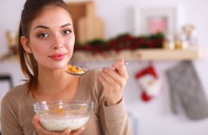Benefícios de substituir os cereais matinais industrializados por integrais