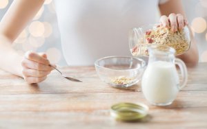 Tudo o que você precisa saber sobre o leite de aveia