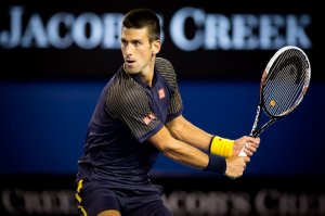 Aprenda como fazer um backhand no tênis