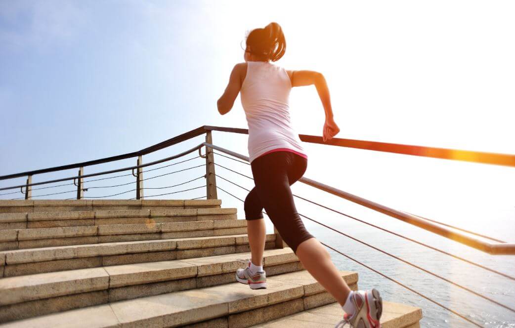 Subir escadas: um treino desafiador de 15 minutos