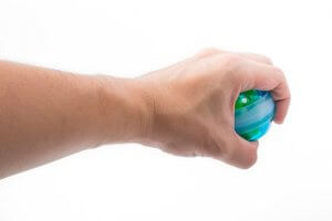 Exercícios com a bola Power Ball para o peitoral