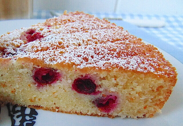 Bolo de mirtilo sem glúten e sem lactose