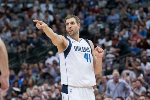 Dirk Nowitzki conta com um anel de campeão da NBA e um título de MVP da final da temporada 2010-2011