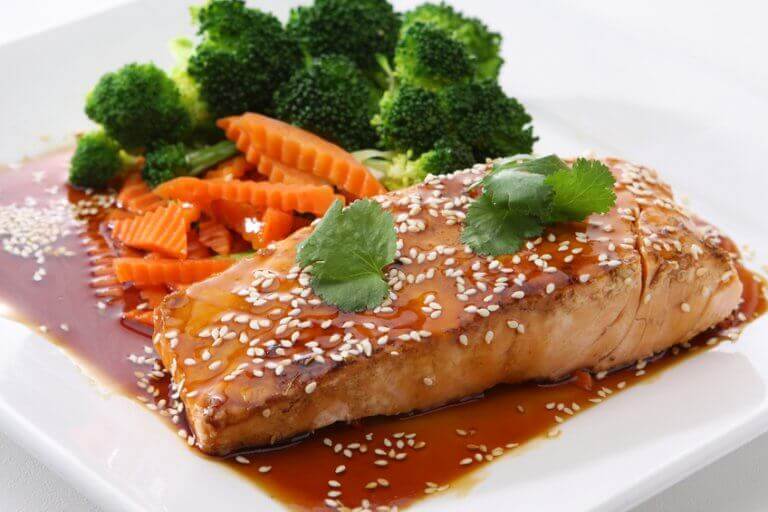 Filé de salmão teriyaki