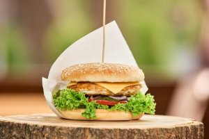Saiba como preparar 3 receitas saudáveis de hambúrguer