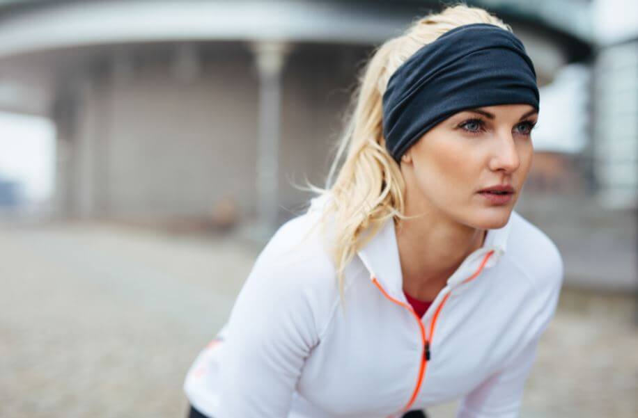 Mulher fazendo esportes