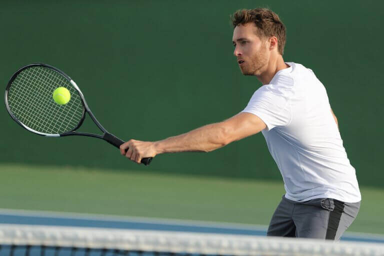 O tênis é um esporte muito completo