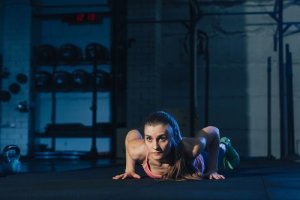5 exercícios para tonificar os braços, as costas e as pernas