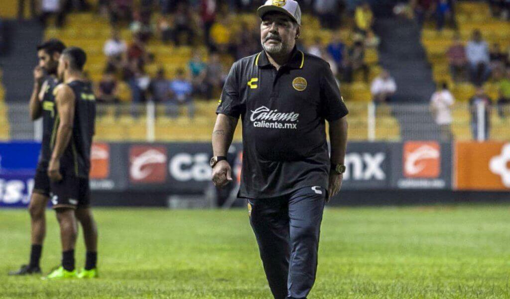 Aposentadoria de Diego Maradona e carreira como treinador