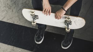Exercícios com skate para ficar em forma