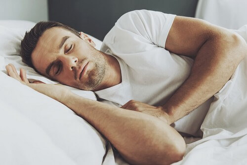 Maneiras de perder gordura enquanto dormimos