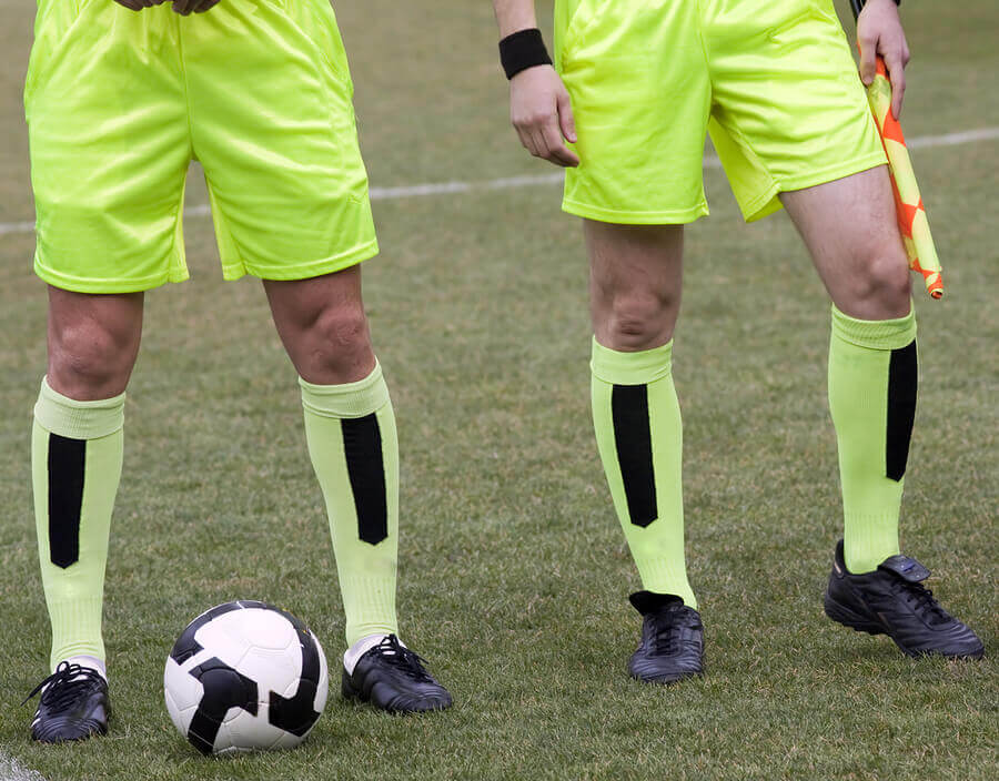 A figura do árbitro assistente no futebol