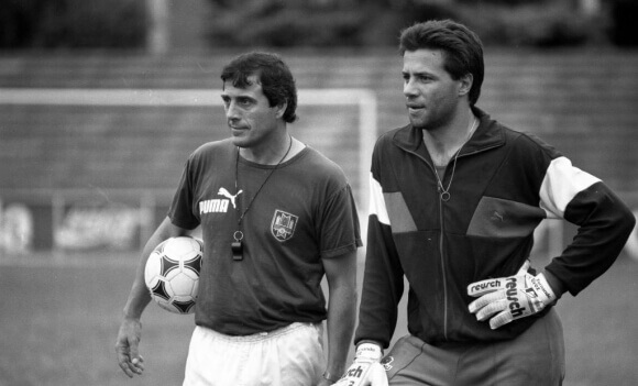 Óscar Washington Tabárez, o professor do futebol