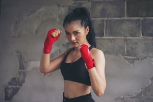 Aperfeiçoe corpo e mente com o boxe tailandês