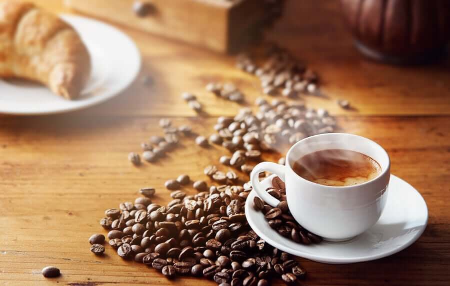 Qual a dose de cafeína recomendada para atletas?