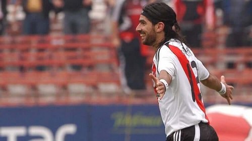 Conheça Sebastián Loco Abreu: o jogador de futebol recordista