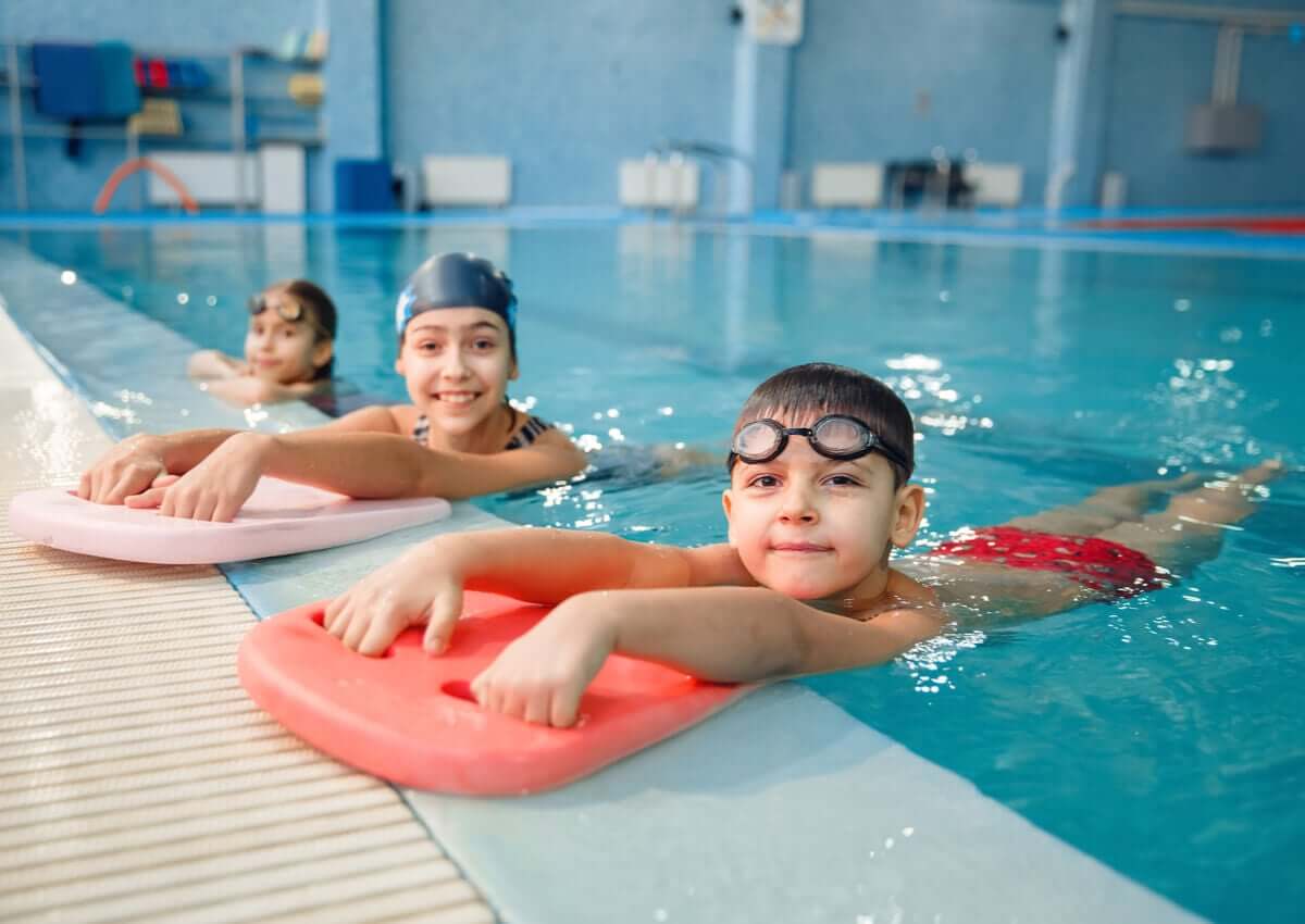 Benefícios das atividades aquáticas para as crianças