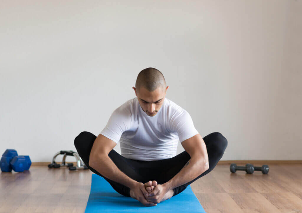 A importância do alongamento depois de exercitar os músculos